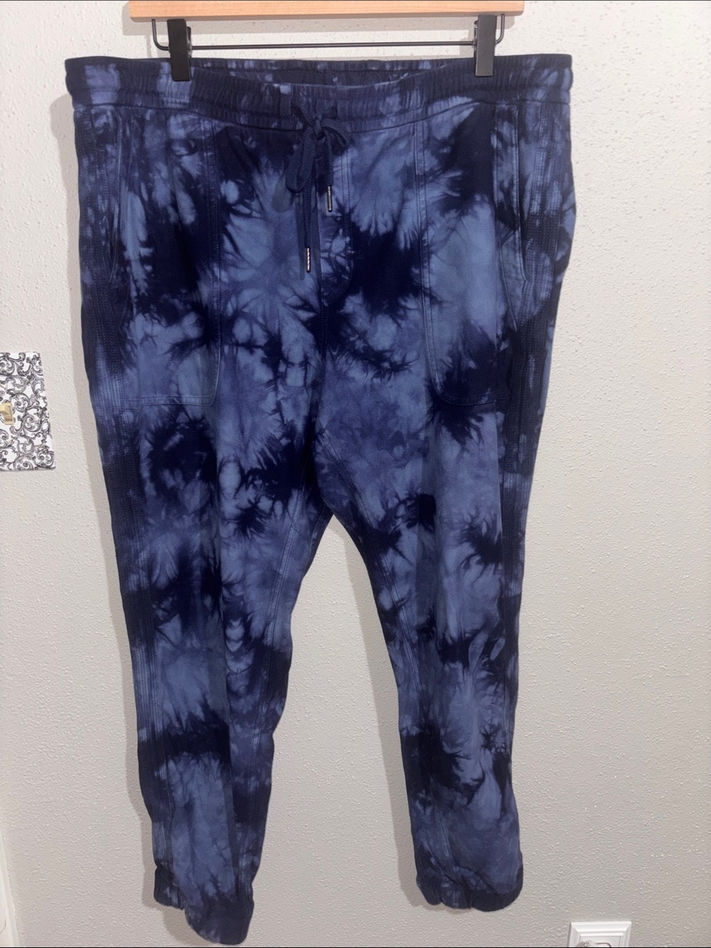 Athleta Farallon Jogger in the Crystal Blue Tie Dye (size X-Large)